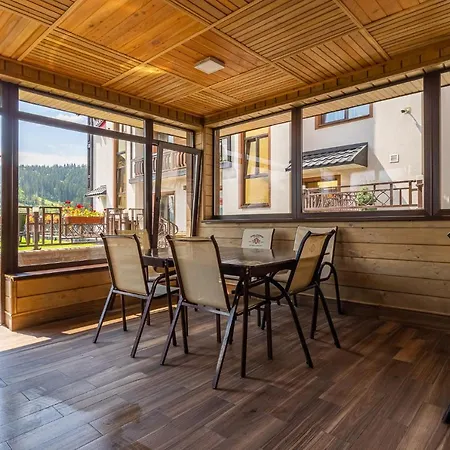 Amarena - Breakfast Included In The Price Swimming Pool Sauna Hammam Jacuzzi Restaurant Inexpensive And Delicious Food Parking Area Barbecue 400 M To Lift 1 And 4* Bukovel