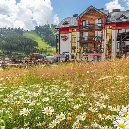 Amarena - Breakfast Included In The Price Swimming Pool Sauna Hammam Jacuzzi Restaurant Inexpensive And Delicious Food Parking Area Barbecue 400 M To Lift 1 And Complex
