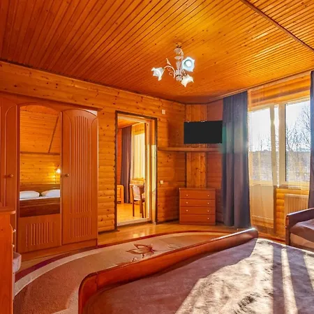 гуцульська світлиця Hotel Bukovel