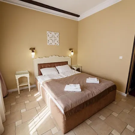 Hotel Patkovski *