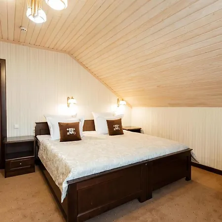 & Hotel *