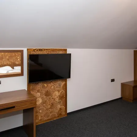 князів двір Hotel *