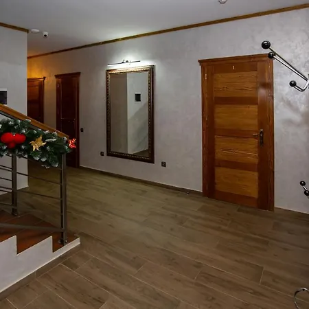 князів двір Hotel *