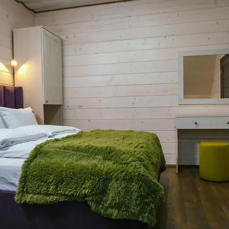 Whiteberry Hotel *