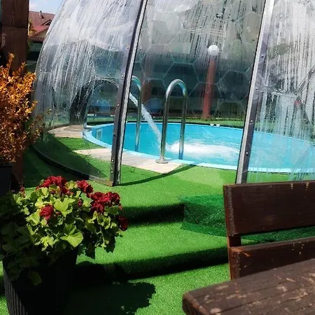 Zdybanka Hotel *