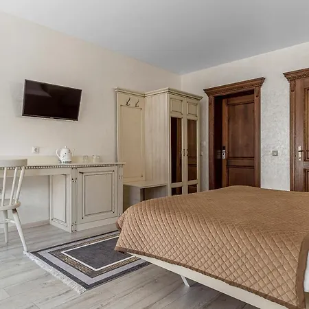 Hotel Premium & *