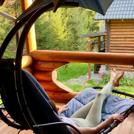 Polyanitsa окремий з каміном Cabană *