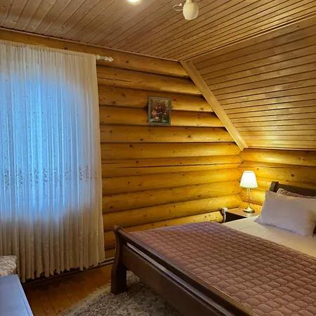 Lodge Polyanitsa окремий з каміном