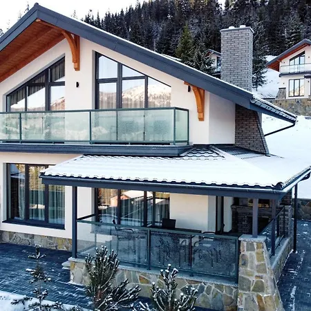 Chalet Ecoberghaus - котеджне містечко Bukovel