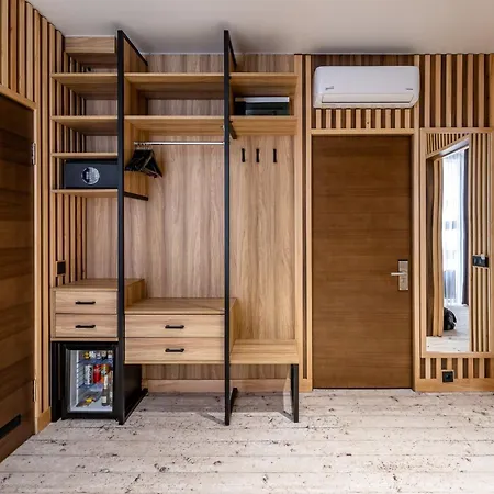 Wood & Bukowel