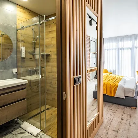 Hotel apartamentowy Wood &