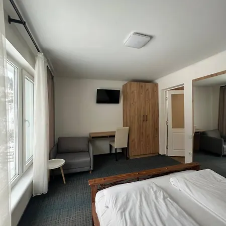 Silveroks Hotel *