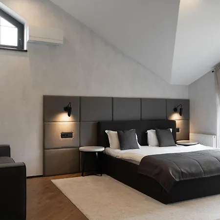 Sherwood Chalet