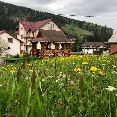 U Halyny Sunrise Guest house *