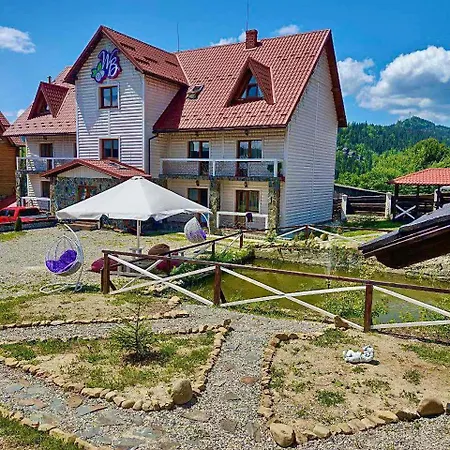 Whiteberry Hotel *
