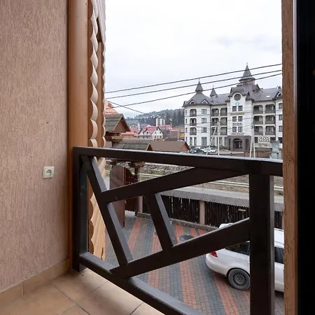 Hotel Morishka & *