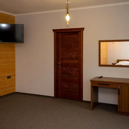 князів двір Hotel *