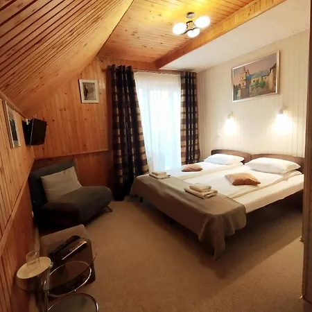 Zdybanka Hotel *