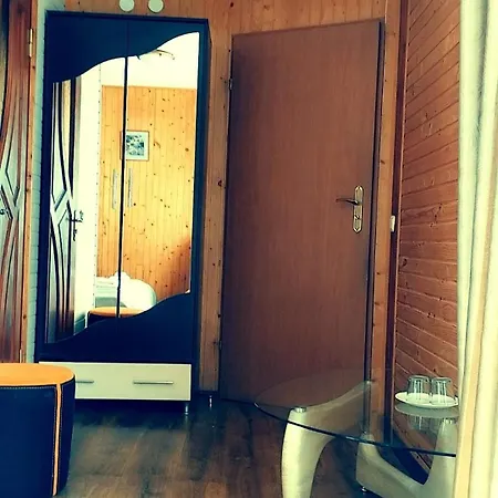 Zdybanka Hotel *