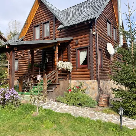 Polyanitsa окремий з каміном Cabană *