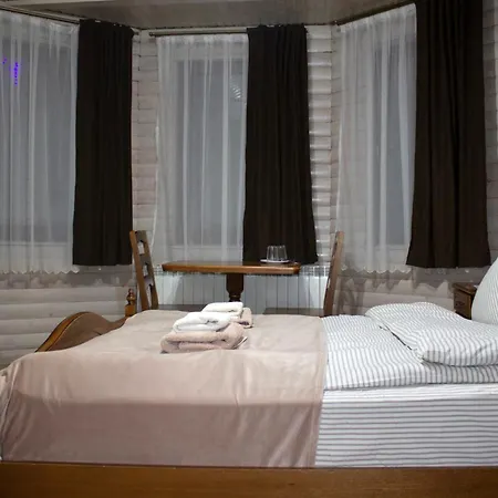 Hotel Morishka & *
