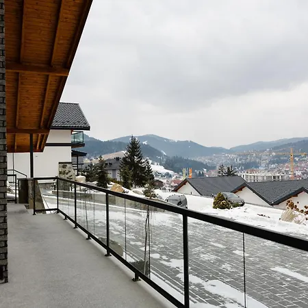Chalet Ecoberghaus - котеджне містечко Bukovel