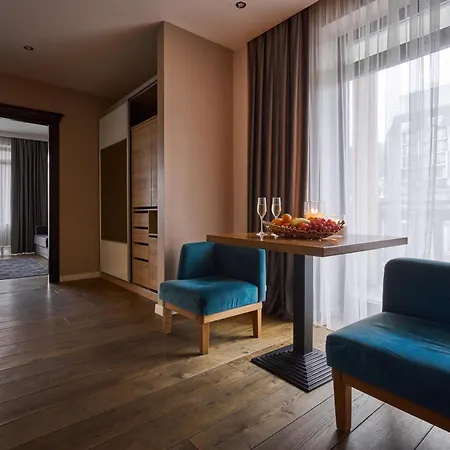 Hotel F&b