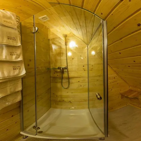 Hotel Plus *