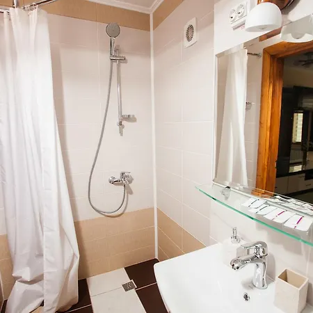 Zdybanka Hotel *