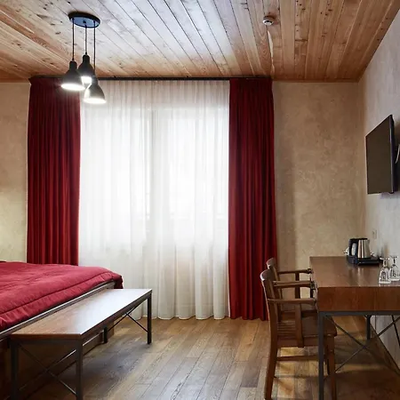 Ganz & Hotel 4*