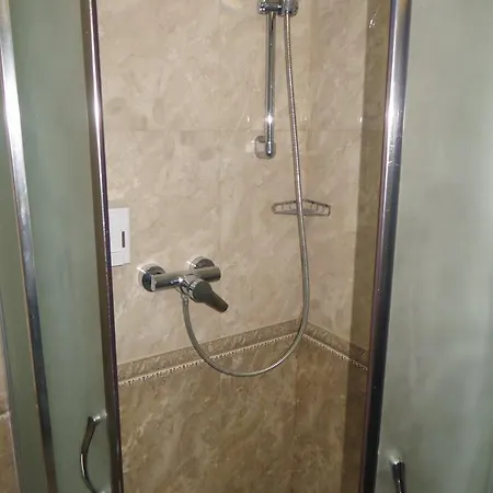 Hotel 100 Metriv Vid Vytyagu Bukovel
