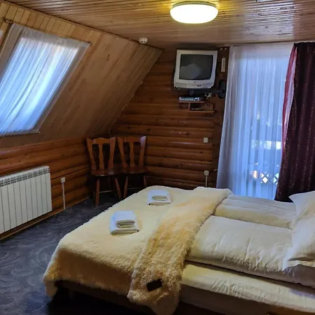 Котедж Скриня