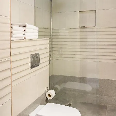 Leku Hotel 3*