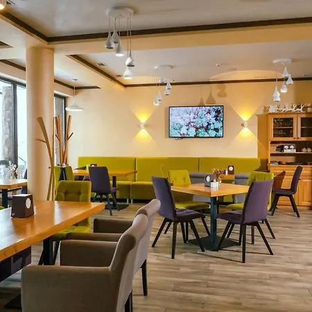 Whiteberry Hotel