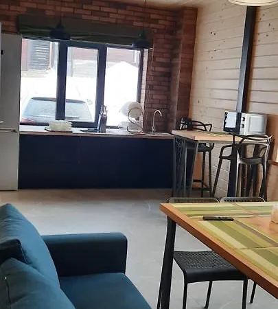 буковеньки гостинний дім та Guest house *