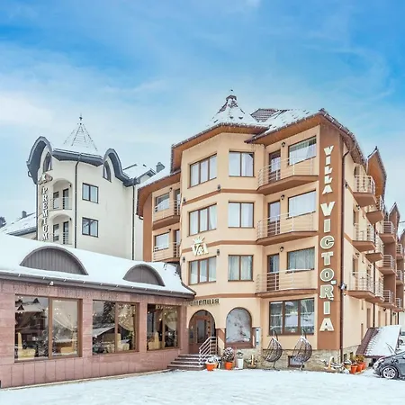 Victoria Hotel *