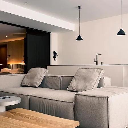 Hotel Hvoya & 3*