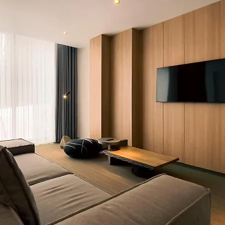 Hotel Hvoya & 3*