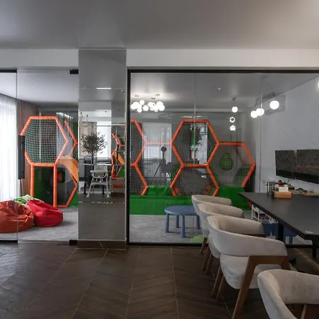Elena Hotel *
