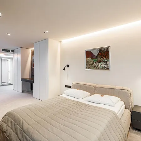 Hotel Hvoya &