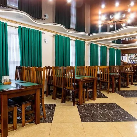 Hotel Victoria *