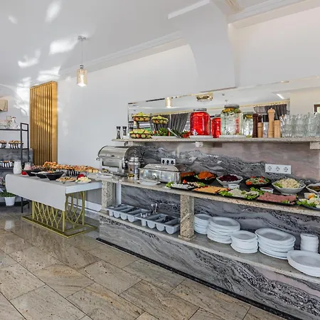 Hotel Leku 3*