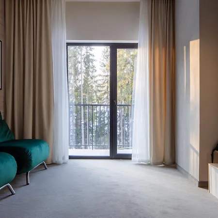 Hotel Hvoya & 3*