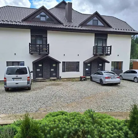 буковеньки гостинний дім та Guest house