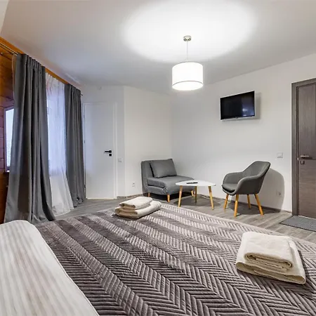 Forest Hotel *