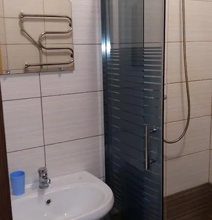 буковеньки гостинний дім та Guest house *