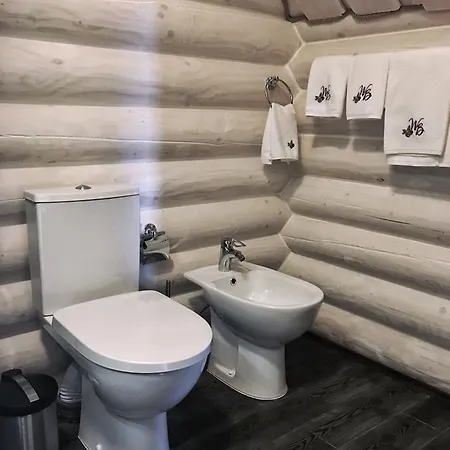 Whiteberry Hotel 3*