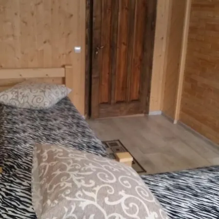 буковеньки гостинний дім та Guest house