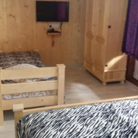 буковеньки гостинний дім та Bukovel