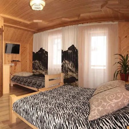 буковеньки гостинний дім та Guest house Bukovel